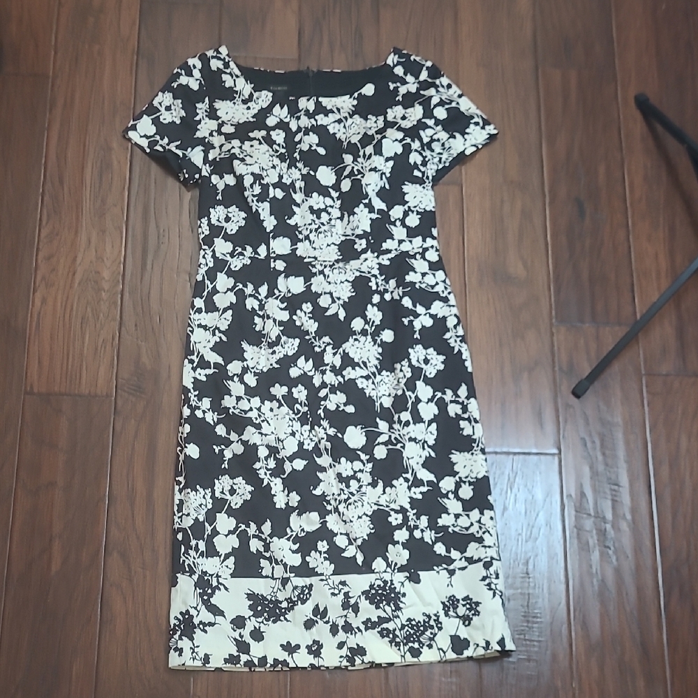 Talbots Black & Cream Floral Dress with Contrast Hem size 2 - Picture 3 of 8